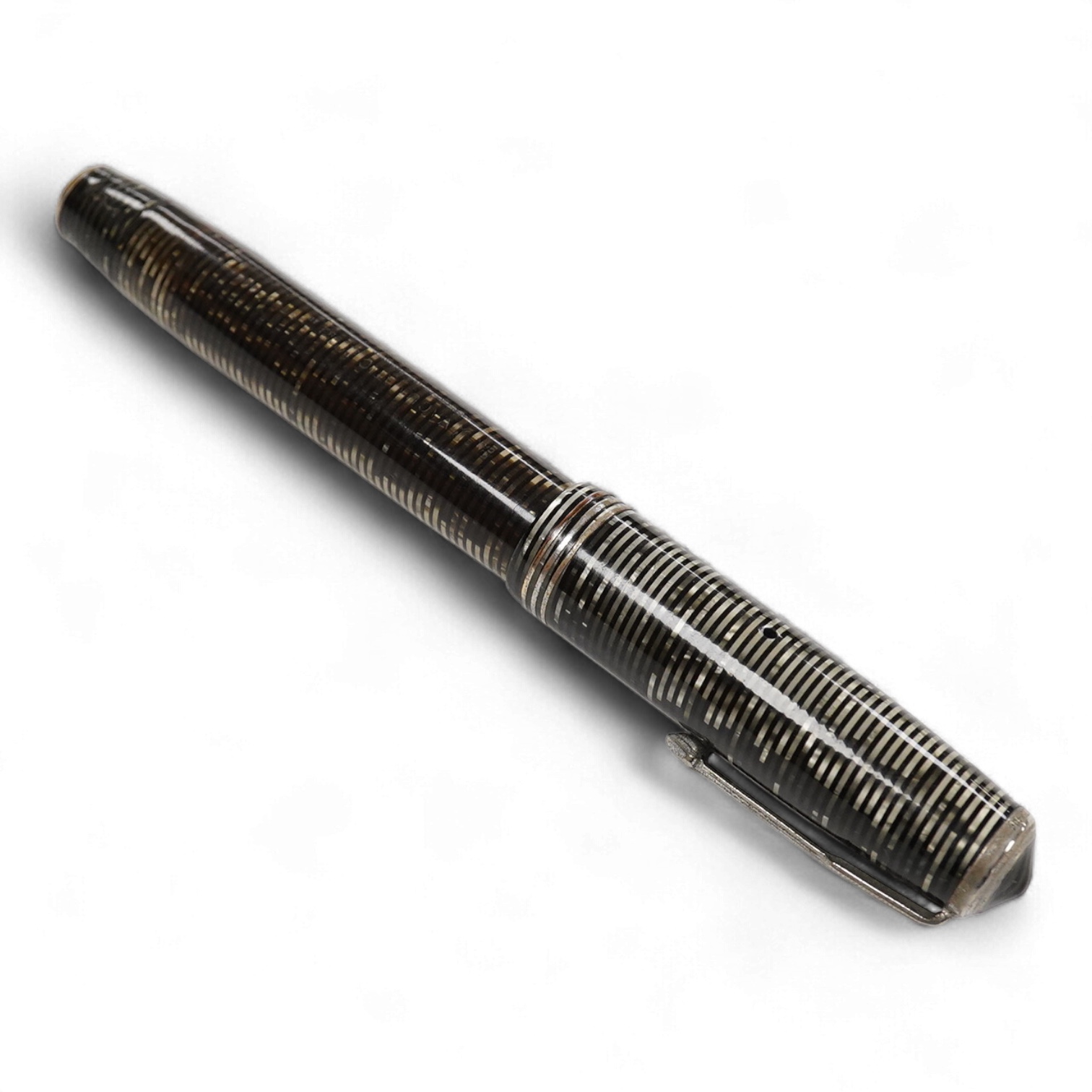 A Parker grey oversize vacumatic with two tone 14ct vacumatic nib